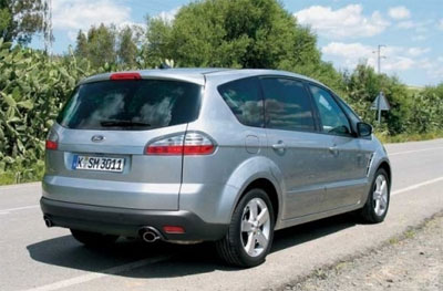  Ford S-Max.  